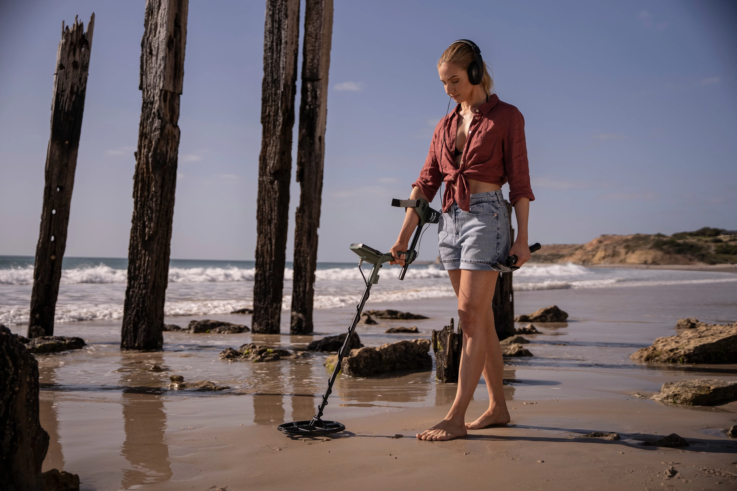xtv_detect_female_beach