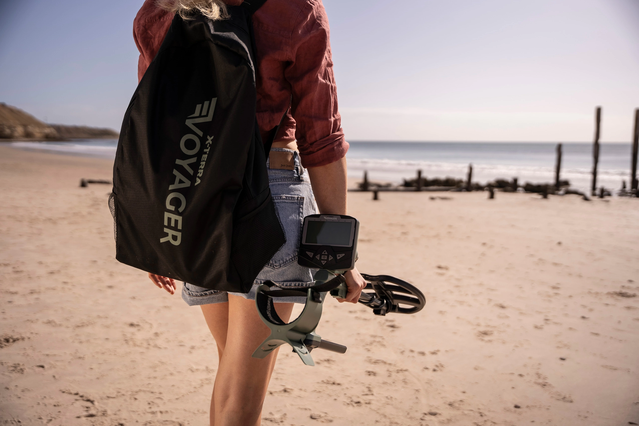 xtv_portable-rear_female_beach